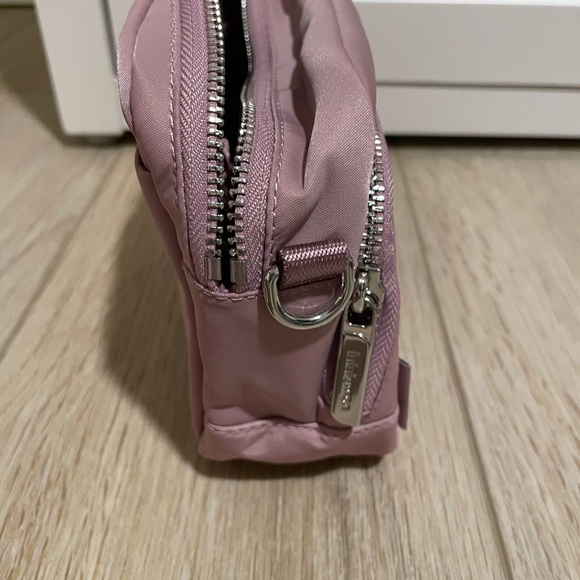 lululemon athletica everywhere Crossbody Bag in blush pink NWOT - Picture 8 of 10